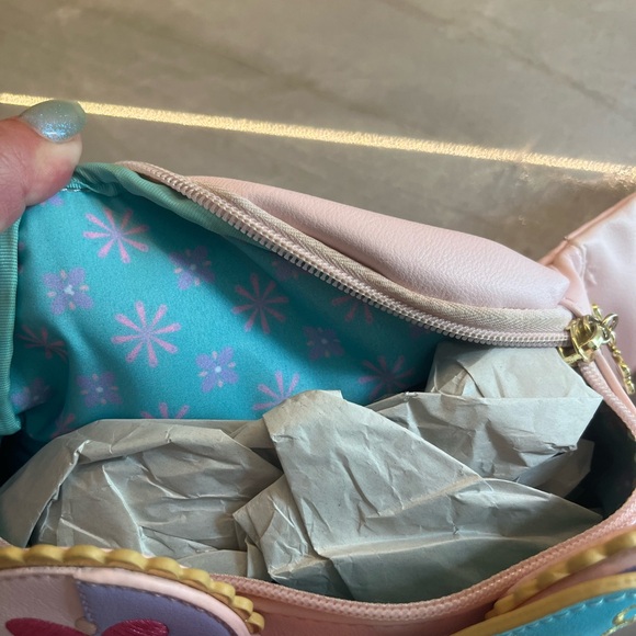 Disney Minnie Mouse Main Attraction Small World Loungefly hipster  bag  NWOT - Picture 3 of 4